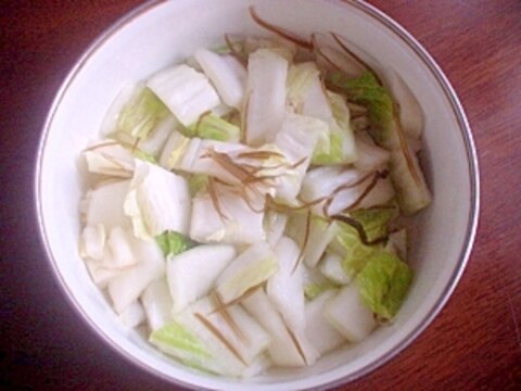白菜と塩昆布とゆずこしょうを混ぜるだけ☆簡単漬物
